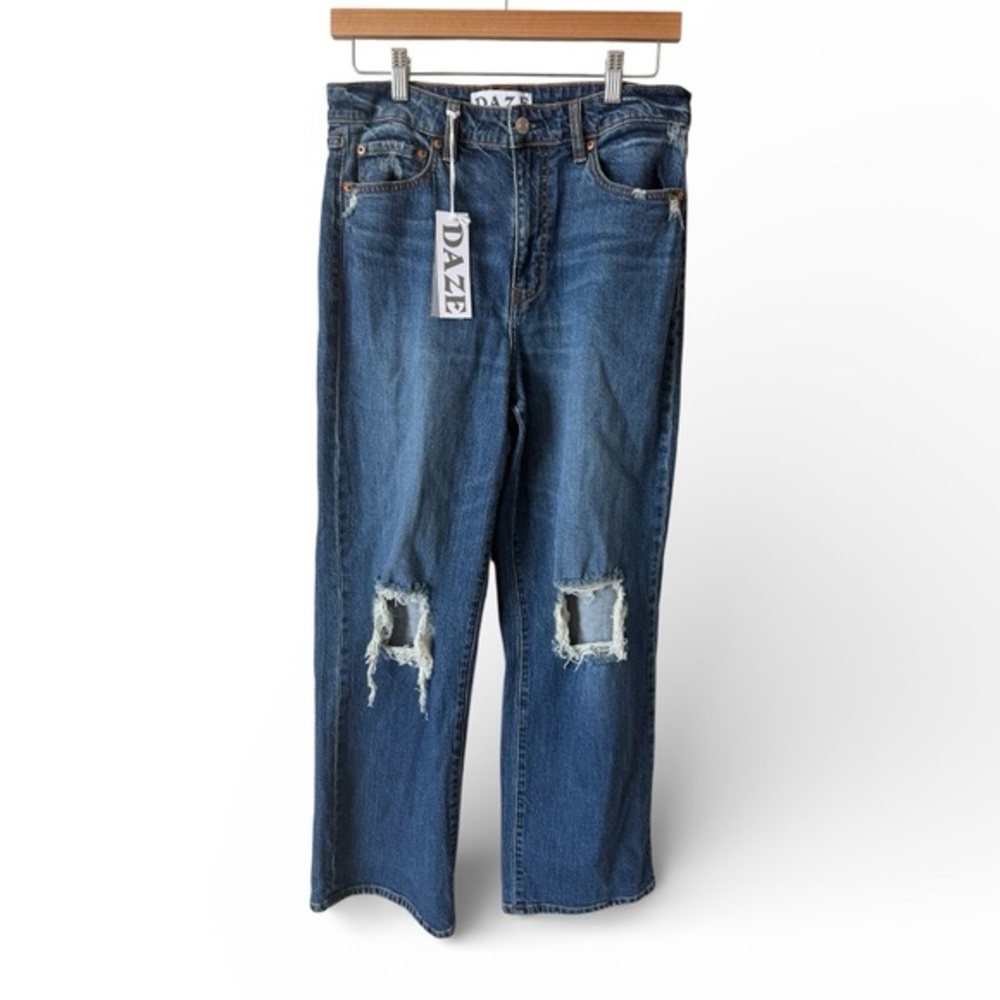 DAZE Tough Love Jeans NWT Distressed Knee‎ Straight Crop Denim Size 29